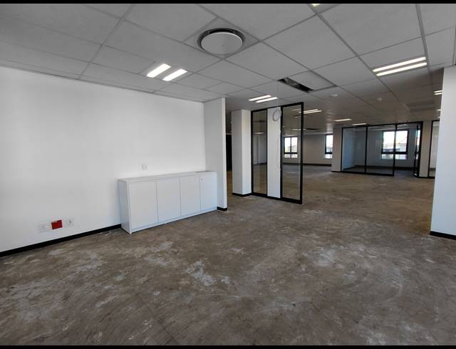 473M² OFFICE TO LET IN MAGALIESSIG
